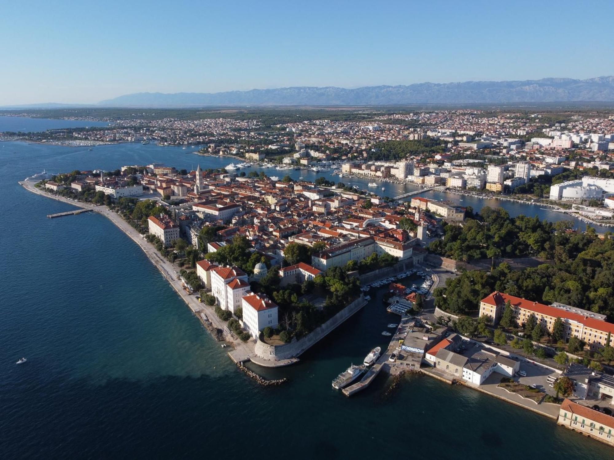 Apartment Kaya Prime Location In Old Town Zadar Bagian luar foto